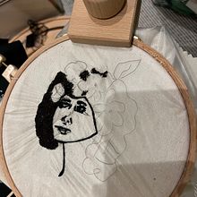 My project for course: Embroidery portraits on fabric / I. Un progetto di Ricamo e Textile Design di Basma Alamoudi - 08.11.2023