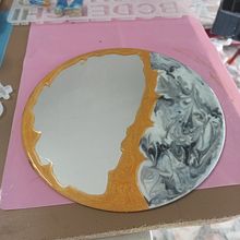 Meu projeto do curso: Arte com resina: crie espelhos únicos. Projekt z dziedziny Craft, Projektowanie i w, rób mebli, Projektowanie wnętrz, Projektowanie produktowe i DIY użytkownika sandrampi - 10.11.2023