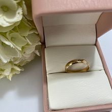 Proyecto de joyeria - LIRIO DORADO. Un projet de Design de bijoux de ANDREA CAÑON - 18.11.2023