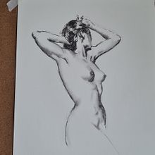 Meu projeto do curso: Introdução ao desenho anatômico com carvão. Fine Arts, Drawing, Realistic Drawing, and Figure Drawing project by Denis Kamioka - 11.22.2023