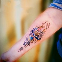 Mój projekt z kursu: Techniki koloru w tatuażu. Un progetto di Illustrazione tradizionale, Disegno, Illustrazione digitale, Design di tatuaggi e Disegno digitale di karolina_domagala - 23.11.2023