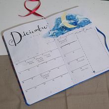 BUJO Desde el centro de la Luna. Un proyecto de Artesanía, Pintura a la acuarela, DIY, Gestión, productividad							 y Business de Laura García - 27.11.2023
