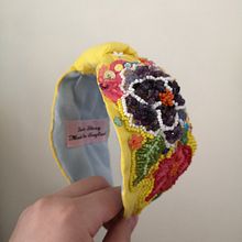 My project for course: Accessory Design: Create a Headband Collection. Un proyecto de Diseño de complementos, Diseño de moda, Costura y Bordado de Zoë Arnold - 29.11.2023