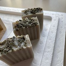 Mein Abschlussprojekt für den Kurs: Herstellung natürlicher Seifen für Anfänger. Projekt z dziedziny Craft i DIY użytkownika sophieelbadawi - 25.11.2023