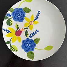 Mon projet du cours : Illustration florale sur céramique. Traditional illustration, Arts, Crafts, Fine Arts, and Ceramics project by mariana_s_salas - 10.05.2023