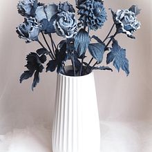 Denim Flower Bouquet from upcycled fabrics. Fashion Design, Textile Design, Textile D, and eing project by Svetlana Faulkner - 12.08.2023