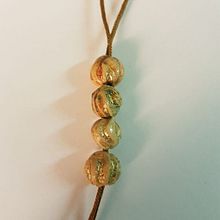 Hardanger pearls. Un progetto di Artigianato, Belle arti e Design di gioielli di Guro Øverbye - 09.12.2023