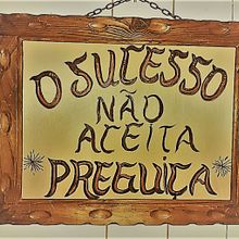 Meu projeto do curso: Lettering popular brasileiro. Un progetto di Design, Tipografia, Calligrafia e Design tipografico di Adriana Ferreira - 10.12.2023