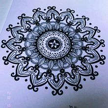 Meu projeto do curso: A arte de desenhar mandalas: crie padrões geométricos. Un proyecto de Dibujo e Ilustración con tinta de Mayumi Hirayama - 16.12.2023