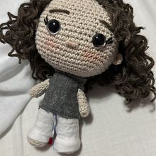 Mi proyecto del curso: Amigurumis: personas tejidas a crochet. Arts, Crafts, To, Design, Fiber Arts, Crochet, Amigurumi, and Textile Design project by Lucia Cortés Valenzuela - 12.25.2023