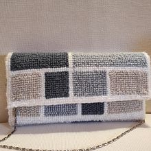 Il mio progetto del corso: Tecniche di punch needle per accessori personalizzati. Un proyecto de Artesanía, Bordado, Tejido, DIY, Punch needle y Diseño textil de silviapunch3 - 26.12.2023