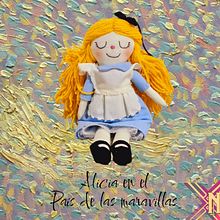 Mi proyecto del curso: Muñecos de tela: diseño, costura y creación de contenido. Arts, Crafts, To, Design, Social Media, Mobile Photograph, Product Photograph, Sewing, Instagram Photograph, Patternmaking, and Dressmaking project by Belinda Ortiz - 12.29.2023