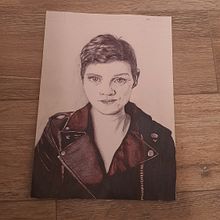 Mein Abschlussprojekt für den Kurs: Realistisches Porträt mit Kugelschreiber . Ilustração tradicional, Desenho, Desenho de retrato, Desenho realista, e Desenho artístico projeto de Melanie Schumacher - 04.01.2024