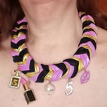 Mon projet du cours : Création de bijoux textiles. Arts, Crafts, Jewelr, Design, Fiber Arts, and Textile Design project by Line Godin - 01.07.2024