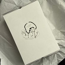 Calendario. Un proyecto de Ilustración tradicional y Diseño de Maria Agüero - 01.01.2024
