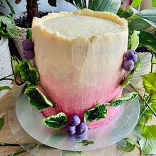 Sugar Flower Primavera Cake. Un projet de Artisanat, Photographie de produits, Photographie smartphone , et Sculpture de zuzanna_tredewicz - 11.01.2024