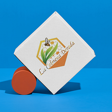La Colmena Dorada🐝🧼 y FreeSlidesDesign🖥. Br, ing, Identit, Graphic Design, Web Design, and Social Media Design project by Dylan Gerardo Mejía Bonilla - 01.09.2024