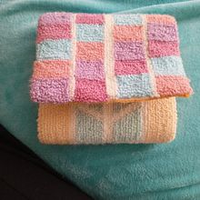 Mi proyecto del curso: Técnicas de punch needle para accesorios personalizados. Een project van Craft, Borduurwerk, Textiel, DIY, Punch needle y Textielontwerp van Monserrat Vera - 12.01.2024