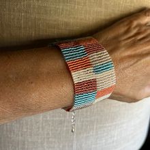 Mi proyecto del curso: Diseño de accesorios con cuentas: teje patrones elegantes. Accessor, Design, Arts, Crafts, Jewelr, Design, and Fiber Arts project by pargar914 - 01.16.2024