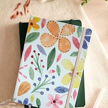 Meu projeto do curso: Padrões florais vibrantes com aquarela. Traditional illustration, Pattern Design, Watercolor Painting, and Botanical Illustration project by Luele Mayara - 01.18.2024