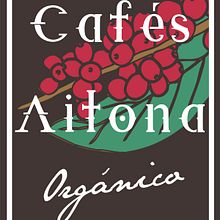 Cafés Aitona (diseño etiqueta). Un proyecto de Ilustración tradicional, Diseño, Diseño gráfico, Ilustración vectorial, Creatividad, Dibujo, Diseño de logotipos, Ilustración botánica, Dibujo digital y Pintura digital de Mikel Urtasun Osacar - 05.12.2011