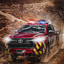 Toyota Hilux- Rescate Bomberos. Un proyecto de Publicidad, Fotografía, Post-producción fotográfica		, Retoque fotográfico y Fotografía publicitaria de Pablo Berrezueta - 17.01.2024
