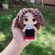 Mi proyecto del curso: Amigurumis: personas tejidas a crochet. Arts, Crafts, To, Design, Fiber Arts, Crochet, Amigurumi, and Textile Design project by Valery Arias Grillo - 01.25.2024