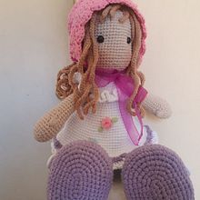 Mi proyecto del curso: Elaboración de muñecas amigurumi románticas. Een project van Craft, Speelgoedontwerp, Textiel, Haken, Amigurumi y Textielontwerp van Paulina González - 25.01.2024