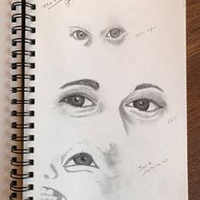 My project for course: Portrait Sketchbooking: Explore the Human Face Ein Projekt aus dem Bereich Skizzenentwurf, Zeichnung, Porträtzeichnung, Artistische Zeichnung und Sketchbook von marymagdaleneandres - 26.01.2024