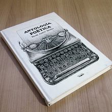 PORTADA ANTOLOGÍA ESTELLÉS. Design, Fine Arts, Creativit, Pencil Drawing, Drawing, Artistic Drawing, Realistic Drawing, Editorial Design, Graphic Design, Ink Illustration, Editorial Illustration, Naturalistic Illustration, and Traditional illustration project by Adán Aryas - 01.27.2024