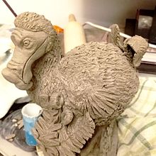 This is DODO - ceramic sculpture. Un progetto di Scultura di Aleksandra Kardel - 02.02.2024