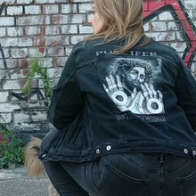 Handpainted Jacket - Puscifer. Un progetto di Design di accessori e Costume design di Aleksandra Kardel - 02.02.2024