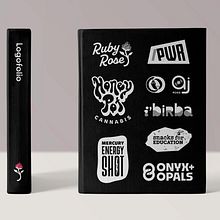 Selected Branding Ein Projekt aus dem Bereich Br, ing und Identität und Logodesign von Ruby Rose - 04.02.2024