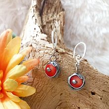 Handmade long earrings made of natural coral, tin-plated copper, made using the Tiffany method. Earrings with natural stone. Red earrings. Design, Jewelr, Design, Arts, Crafts, Accessor, and Design project by Hanna Dehnhard - 02.04.2024