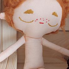Lilibeth. Un progetto di Artigianato, Design di giocattoli, Social media, Fotografia con smartphone, Fotografia di prodotti, Cucito, Fotografia per Instagram, Modellistica e confezione sartoriale di Blanca del Rio - 05.02.2024