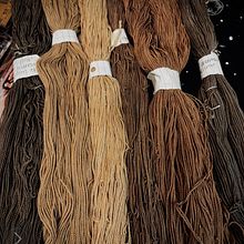 Natural Dyeing of wool yarn with plants from the central USA . % vk_spain tarafından hazırlanan Sanat ve El Sanatları, El, af Sanatları, Tekstil Bo, ama, Ve Tekstil Tasarımı projesi - 02.08.2024