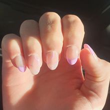 Il mio progetto del corso: Introduzione alla nail art Ein Projekt aus dem Bereich Design, Traditionelle Illustration, Malerei, Musterdesign und Dekoratives Malen von julimatu2 - 08.02.2024