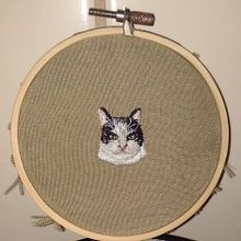 Meu projeto do curso: Minibordado realista de pet. Jewelr, Design, Embroider, and Textile Design project by Thais Araújo - 02.16.2024