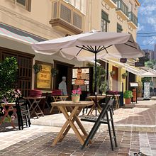 Mein Projekt: Gasse in Málaga . Traditional illustration, Digital Drawing, Digital Painting, and Drawing project by brigitte_41 - 02.18.2024