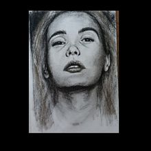 Mi proyecto del curso: Retrato artístico al carboncillo: creando atmósferas. Traditional illustration, Fine Arts, Drawing, Portrait Drawing, Realistic Drawing, and Artistic Drawing project by Patricia Melo - 02.22.2024