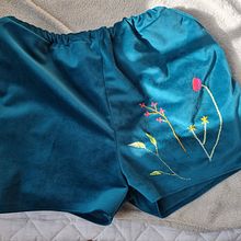 Mon projet du cours : Broderie textile aux motifs botaniques. Een project van Craft, Patroonontwerp, Borduurwerk, Textiel,  Botanische illustratie, Upc, cling y Textielontwerp van melanieblanchard56 - 23.02.2024