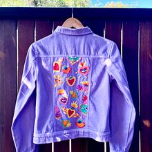 My project for course: Contemporary Embroidery With Traditional Mexican Needlework. Projekt z dziedziny Craft,  Haft,  Tkactwo, Wzornictwo tekst i liów użytkownika Megan Quigley - 25.02.2024