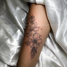 Mi proyecto del curso: Tatuaje botánico con puntillismo. Traditional illustration, Tattoo Design, and Botanical Illustration project by Karla Ivonne Alvarado Carrillo - 02.25.2024
