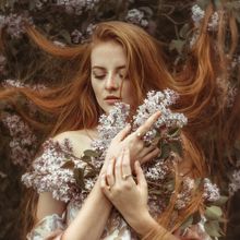 Mucha´s Muses. Projekt z dziedziny Fotografia art, st, czna, Fotografia, Postprodukcja fotograficzna, Retuszowanie fotografii, Fotografia portretowa, Fotografia c, frowa,  Fotografia plenerowa,  Kompoz, cja w fotografii, Autoportret fotograficzn, Kompoz i cje kwiatowe i botaniczne użytkownika Lia Paugsch - 27.06.2020