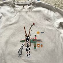 My project for course: Hand Embroidery for Clothing: Stitch a Collage Design. Bordado, Upc, cling, e Design têxtil projeto de kinga_j_kuczynska - 27.02.2024