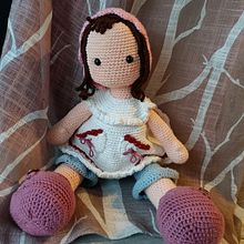 Mi proyecto del curso: Elaboración de muñecas amigurumi románticas. Un proyecto de Artesanía, Diseño de juguetes, Tejido, Crochet, Amigurumi, Diseño textil y Diseño de bet967 - 02.03.2024