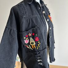 Il mio progetto del corso: Ricamo contemporaneo con punti tradizionali messicani. Arts, Crafts, Embroider, Fiber Arts, and Textile Design project by serra_marta90 - 03.04.2024
