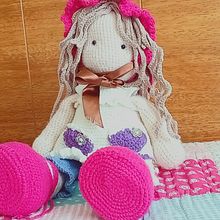 Mi proyecto del curso: Elaboración de muñecas amigurumi románticas. Un proyecto de Artesanía, Diseño de juguetes, Tejido, Crochet, Amigurumi y Diseño textil de marcelo.andrade.r - 06.03.2024