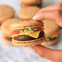 Hamburger & Taco Macarons . % Shelly Tedghi tarafından hazırlanan  projesi - 03.06.2024