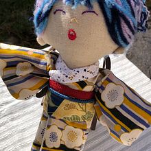 My project for course: Fabric Dolls: Design and Content Creation. Un proyecto de Artesanía, Diseño de juguetes, Redes Sociales, Fotografía con móviles, Fotografía de producto, Costura, Fotografía para Instagram, Patronaje y confección			 de Christie Yamada - 03.03.2024